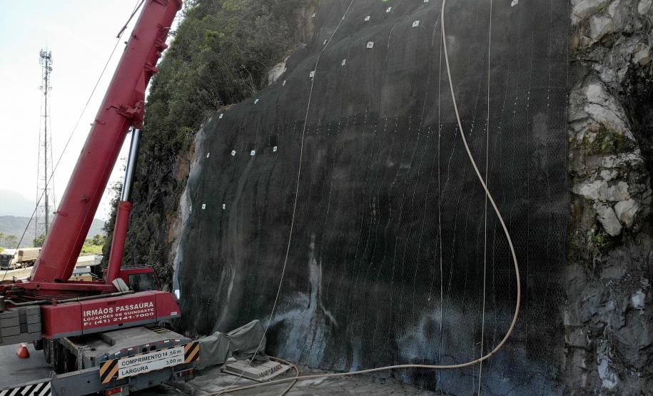 Análise indica reforços na contenção do km 41 da BR-277; obra termina dia 15 Foto: DER