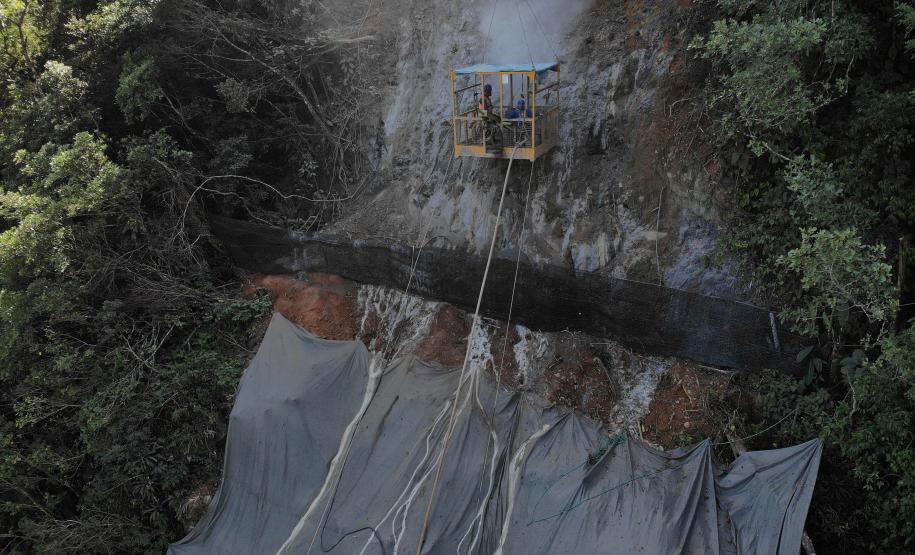Análise indica reforços na contenção do km 41 da BR-277; obra termina dia 15 Foto: DER