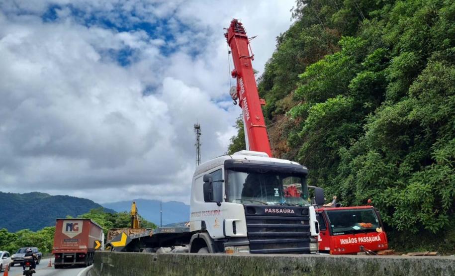 DER/PR conclui obra de contenção emergencial no km 41 da BR-277 Foto: DER