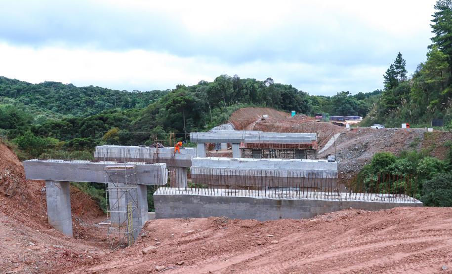 Obra na Rodovia dos Minérios tem avanços na construção de viadutos e pontes Foto: Rodrigo Félix Leal/SEIL-PR