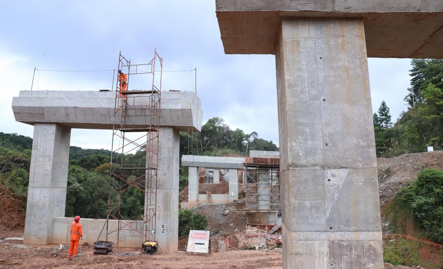 Obra na Rodovia dos Minérios tem avanços na construção de viadutos e pontes Foto: Rodrigo Félix Leal/SEIL-PR
