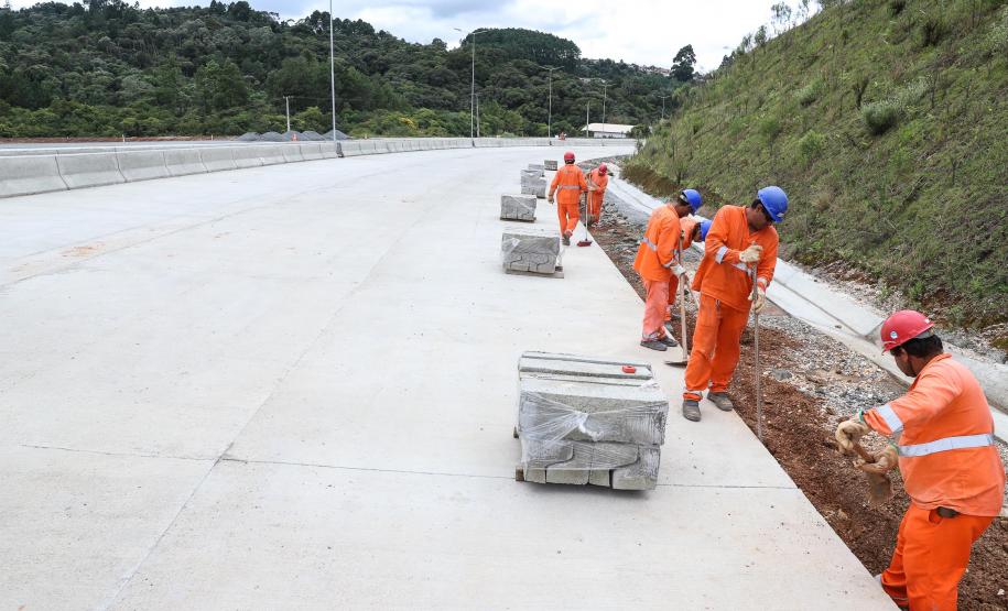 Obra na Rodovia dos Minérios tem avanços na construção de viadutos e pontes Foto: Rodrigo Félix Leal/SEIL-PR