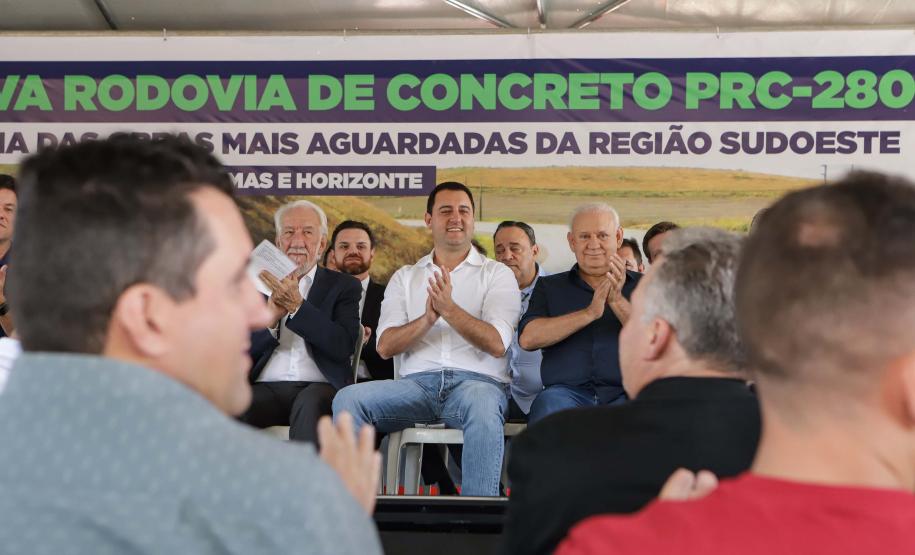 Palmas, 29 de março de 2023 - O governador Carlos Massa Ratinho Junior entrega a obra de revitalização da PRC-280, região Sudoeste. Foram restaurados 59,55 quilômetros (entre Palmas e a BR-153) com pavimento rígido de concreto. Foto: Roberto Dziura Jr/AEN