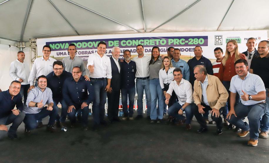 Palmas, 29 de março de 2023 - O governador Carlos Massa Ratinho Junior entrega a obra de revitalização da PRC-280, região Sudoeste. Foram restaurados 59,55 quilômetros (entre Palmas e a BR-153) com pavimento rígido de concreto. Foto: Roberto Dziura Jr/AEN