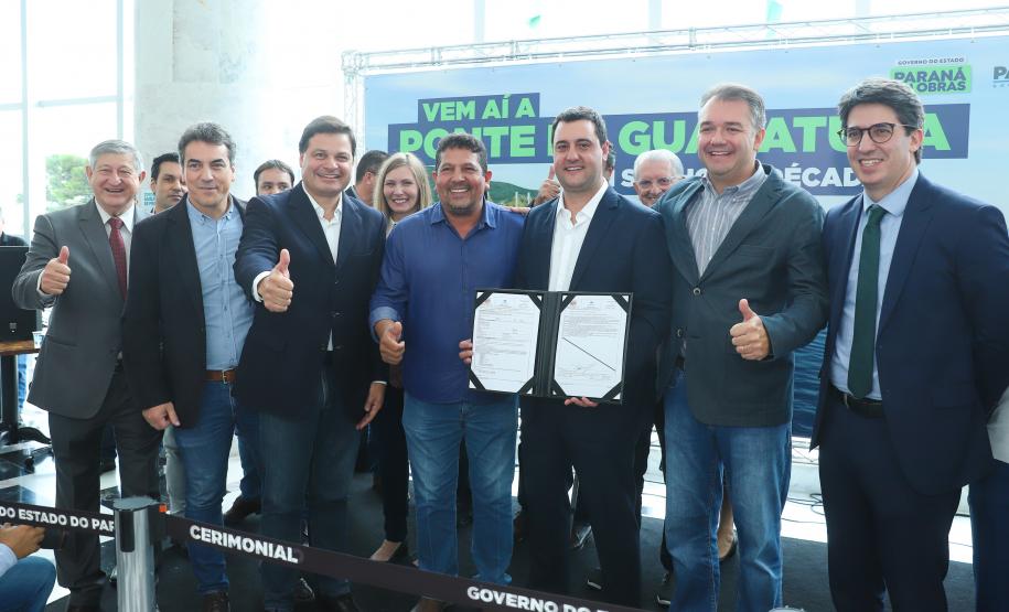 O Governador Carlos Massa Ratinho Junior anunciou a emissão da licença ambiental prévia para a construção da Ponte de Guaratuba, no Litoral do Paraná. Foto: Rodrigo Félix Leal / Seil