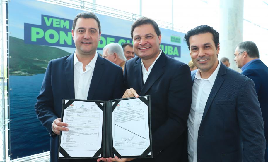 O Governador Carlos Massa Ratinho Junior anunciou a emissão da licença ambiental prévia para a construção da Ponte de Guaratuba, no Litoral do Paraná. Foto: Rodrigo Félix Leal / Seil