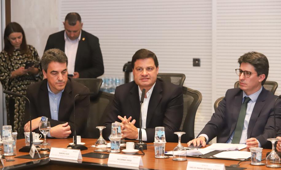 O Governador Carlos Massa Ratinho Junior anunciou a emissão da licença ambiental prévia para a construção da Ponte de Guaratuba, no Litoral do Paraná. Foto: Rodrigo Félix Leal / SEIL