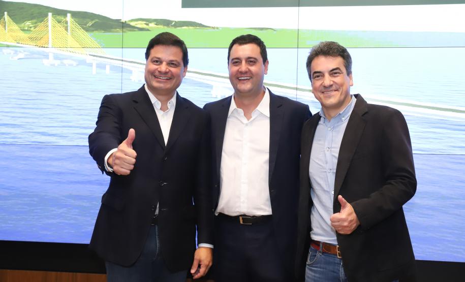 O Governador Carlos Massa Ratinho Junior anunciou a emissão da licença ambiental prévia para a construção da Ponte de Guaratuba, no Litoral do Paraná. Foto: Rodrigo Félix Leal / Seil