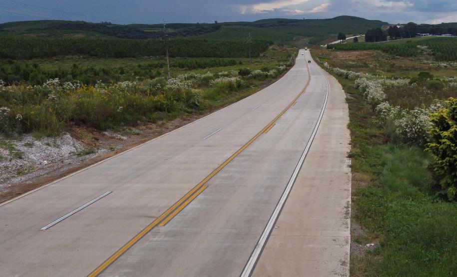 Palmas, 29 de março de 2023 - O governador Carlos Massa Ratinho Junior entrega a obra de revitalização da PRC-280, região Sudoeste. Foram restaurados 59,55 quilômetros (entre Palmas e a BR-153) com pavimento rígido de concreto. Foto: Roberto Dziura Jr/AEN