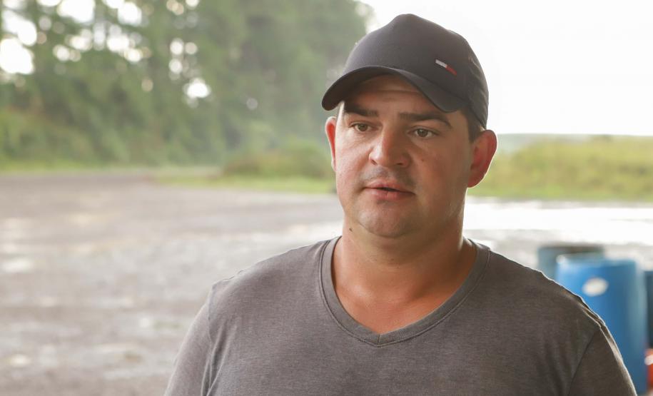 Palmas, 29 de março de 2023 - O governador Carlos Massa Ratinho Junior entrega a obra de revitalização da PRC-280, região Sudoeste. Foram restaurados 59,55 quilômetros (entre Palmas e a BR-153) com pavimento rígido de concreto. Na foto o vendedor Maurício Tamanho. Foto: Roberto Dziura Jr/AEN