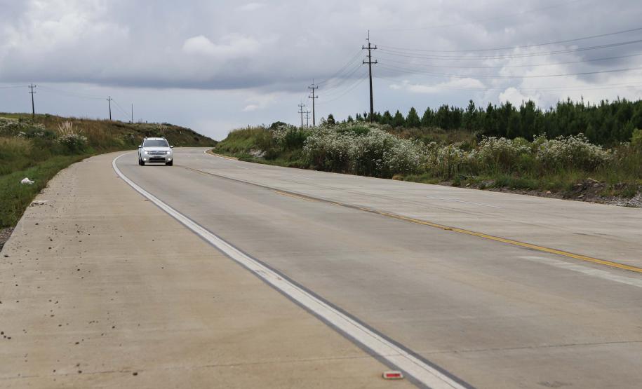 Palmas, 29 de março de 2023 - O governador Carlos Massa Ratinho Junior entrega a obra de revitalização da PRC-280, região Sudoeste. Foram restaurados 59,55 quilômetros (entre Palmas e a BR-153) com pavimento rígido de concreto. Foto: Roberto Dziura Jr/AEN