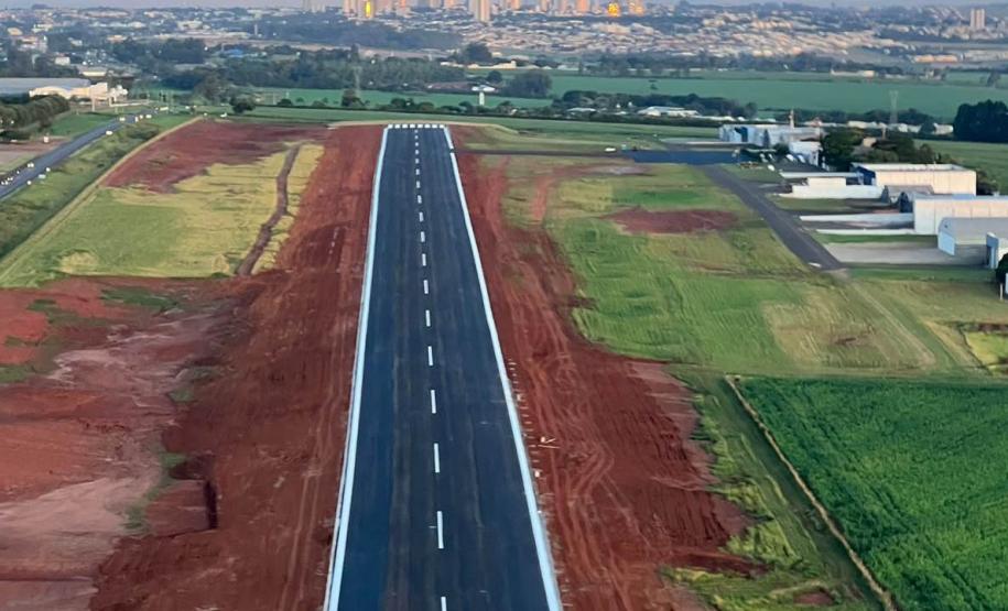 Ampliação da pista do aeroporto de Arapongas chega a 90% de execução Foto: DER