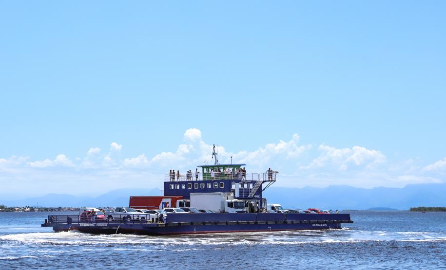 Investimento de R$ 131 milhões vai manter ferry boat durante obra da Ponte de Guaratuba Foto: Rodrigo Felix Leal / SEIL