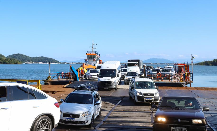 Investimento de R$ 131 milhões vai manter ferry boat durante obra da Ponte de Guaratuba Foto: Rodrigo Felix Leal / SEIL