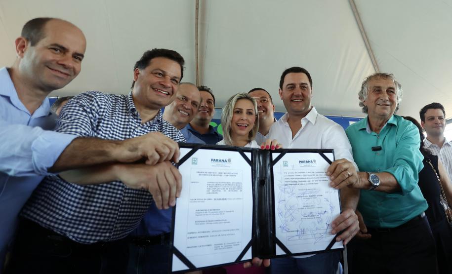 Governador Carlos Massa Ratinho Junior, libera quase R$ 60 milhões para dois viadutos e o Paço Municipal de Sarandi . Obras prometem melhorar a mobilidade urbana do município e de toda a região metropolitana de Maringá, além de centralizar os serviços públicos à população em um só local. Foto: Albari Rosa/AEN