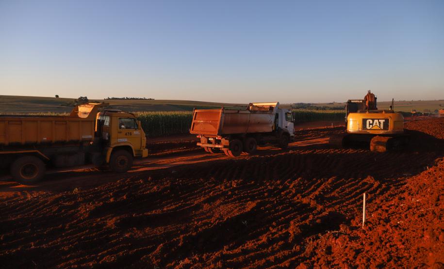 O governador Carlos Massa Ratinho Junior visita nesta terca-feira (20) a obra de Pavimentação PR-239 - Toledo e Assis Chateaubriand - 20/06/2022 - Foto: Geraldo Bubniak/AEN