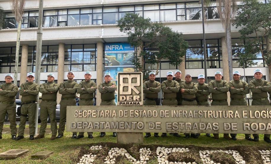 158 agentes de trânsito recebem certificação para fiscalizarem rodovias estaduais  Foto: DER-PR