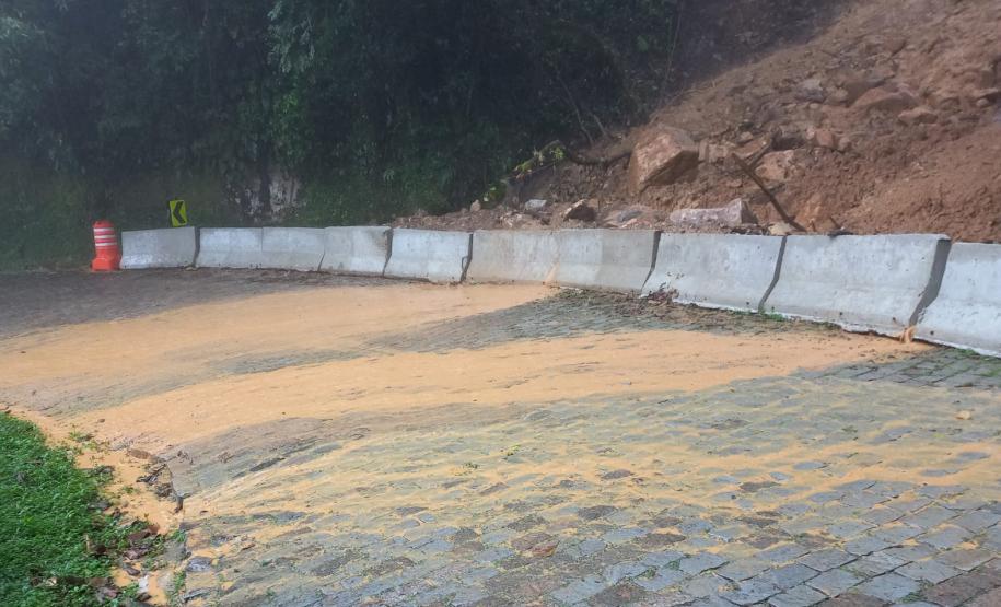 Estrada da Graciosa é fechada temporariamente devido ao excesso de chuvas Foto: DER