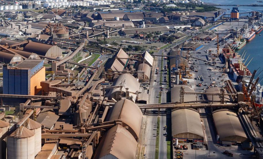 Terminais do Porto de Paranaguá esperam carregar 9.428.30 toneladas de grãos e farelo Foto: Rodrigo Félix Leal / SEIL