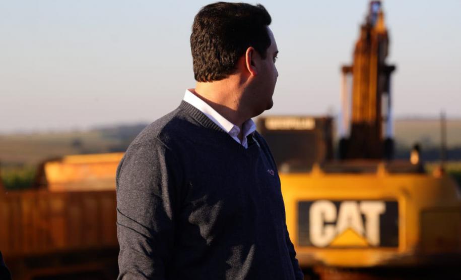 O governador Carlos Massa Ratinho Junior vistoriou nesta terça-feira (20) as obras de pavimentação da PR-239, entre Toledo e Assis Chateaubriand, no Oeste do Paraná. Foto: Jonathan Campos/AEN