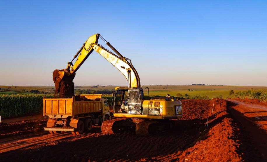 O governador Carlos Massa Ratinho Junior vistoriou nesta terça-feira (20) as obras de pavimentação da PR-239, entre Toledo e Assis Chateaubriand, no Oeste do Paraná. Foto: Jonathan Campos/AEN
