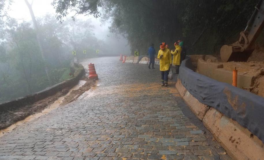 Liberação da Graciosa é antecipada e tráfego de veículos foi retomado Foto: DER-PR
