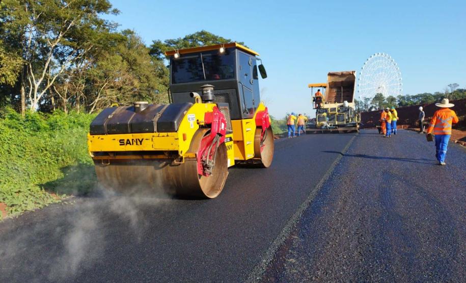 Perimetral Leste de Foz do Iguaçu tem primeiro segmento pavimentado - Pavimentação acesso ao Marcos das Três fronteiras Foto: DER-PR