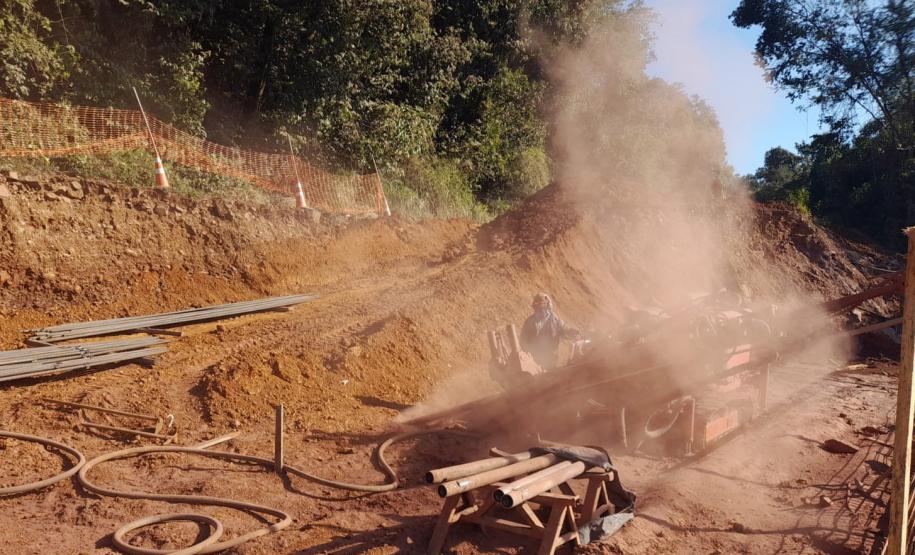 Recuperação de rodovia em Salgado Filho deve ser concluída em outubro Foto: DER-PR