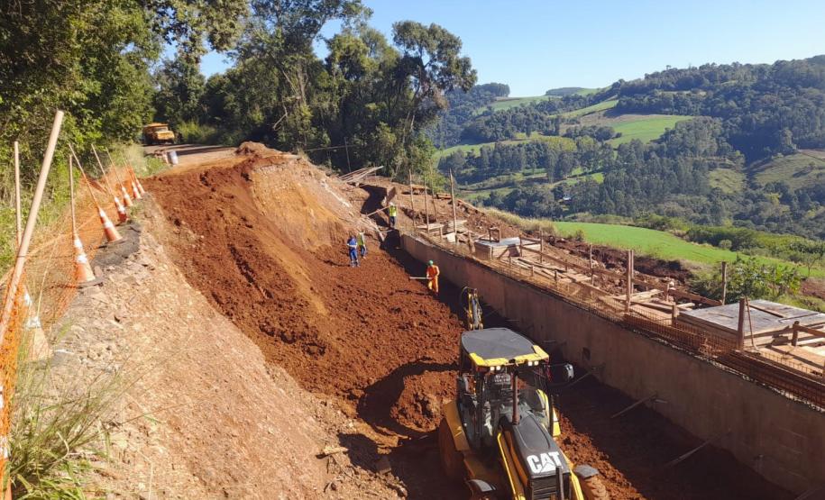 Recuperação de rodovia em Salgado Filho deve ser concluída em outubro Foto: DER-PR