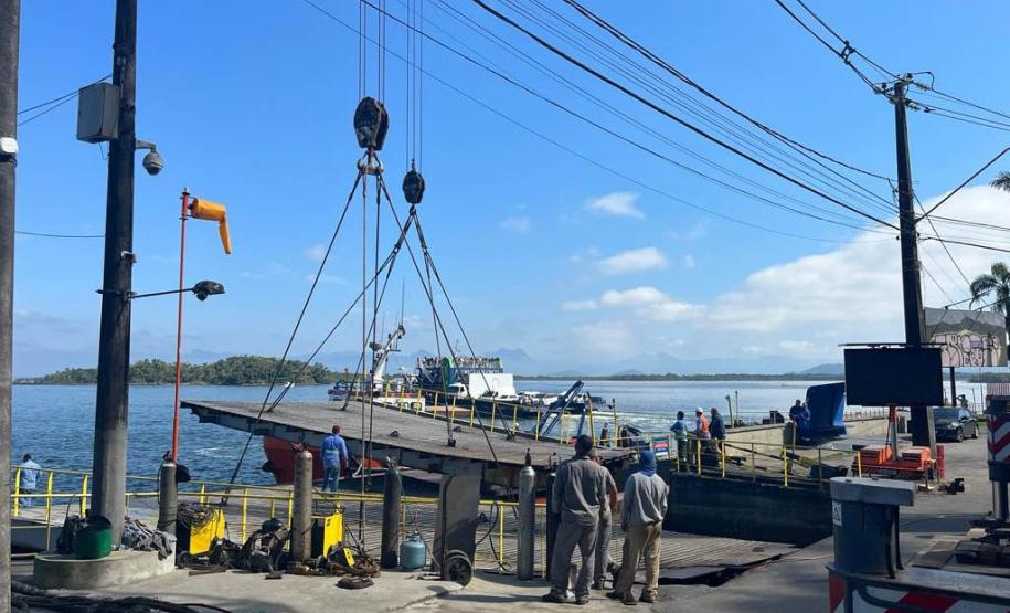 Substituição de ponte flutuante na travessia do Ferry Boat de Guaratuba Foto: DER-PR