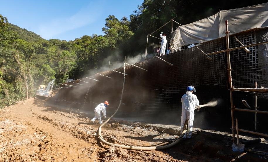 Obras na Graciosa avançam, e primeiros trechos podem ficar prontos este mês Foto: Rodrigo Félix Leal/SEIL