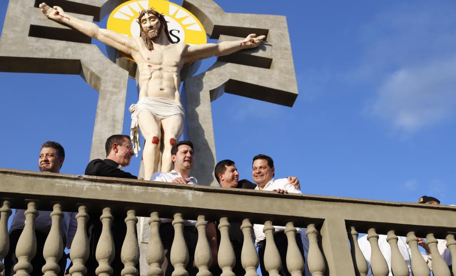 Governador inaugura nova pavimentação do acesso ao santuário de Joaquim Távora Foto: Rodrigo Félix Leal / SEIL