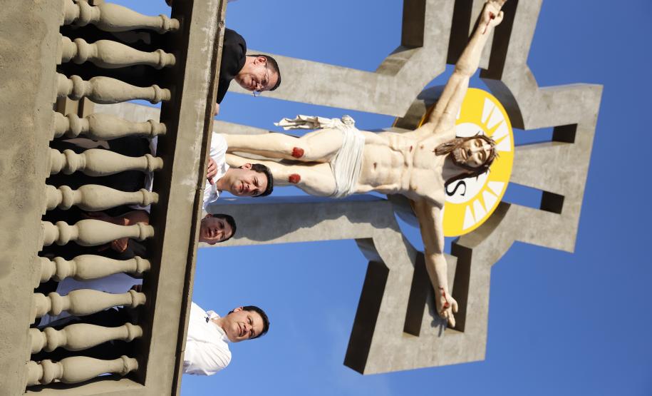 Governador inaugura nova pavimentação do acesso ao santuário de Joaquim Távora Foto: Rodrigo Félix Leal / SEIL