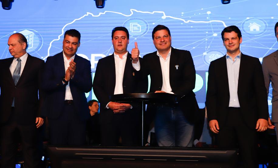 Mais agilidade, transparência e eficiência no planejamento e na execução das obras públicas. Com o objetivo de difundir estas boas práticas por todos os municípios, o governador Carlos Massa Ratinho Junior lançou nesta segunda-feira (21), no Museu Oscar Niemeyer, a Jornada BIM Paraná. Foto: Rodrigo Félix Leal / SEIL