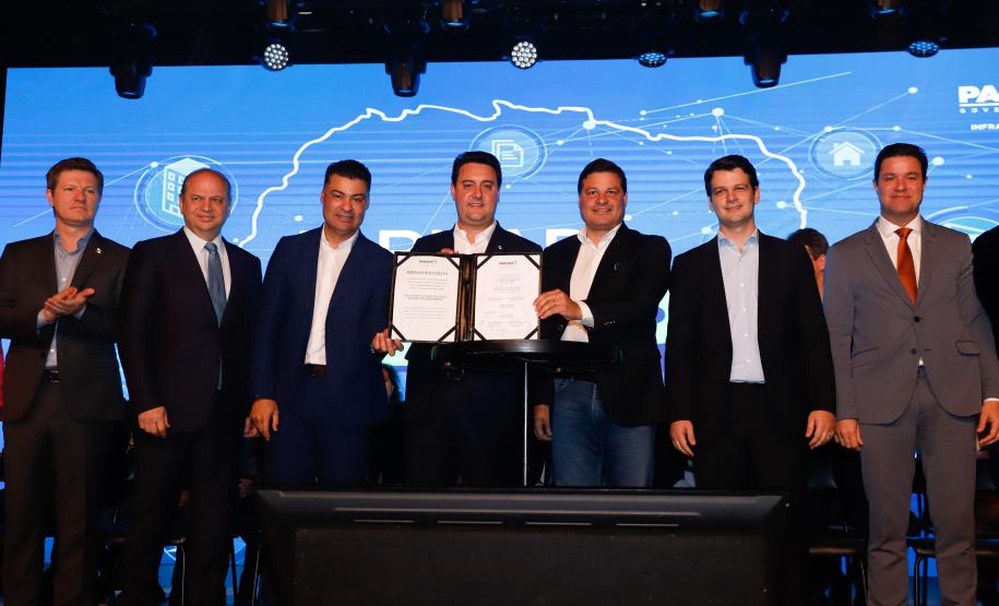 Mais agilidade, transparência e eficiência no planejamento e na execução das obras públicas. Com o objetivo de difundir estas boas práticas por todos os municípios, o governador Carlos Massa Ratinho Junior lançou nesta segunda-feira (21), no Museu Oscar Niemeyer, a Jornada BIM Paraná. Foto: Rodrigo Félix Leal / SEIL