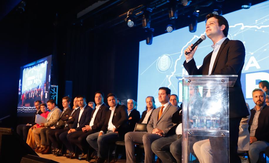 Mais agilidade, transparência e eficiência no planejamento e na execução das obras públicas. Com o objetivo de difundir estas boas práticas por todos os municípios, o governador Carlos Massa Ratinho Junior lançou nesta segunda-feira (21), no Museu Oscar Niemeyer, a Jornada BIM Paraná. Foto: Rodrigo Félix Leal / SEIL