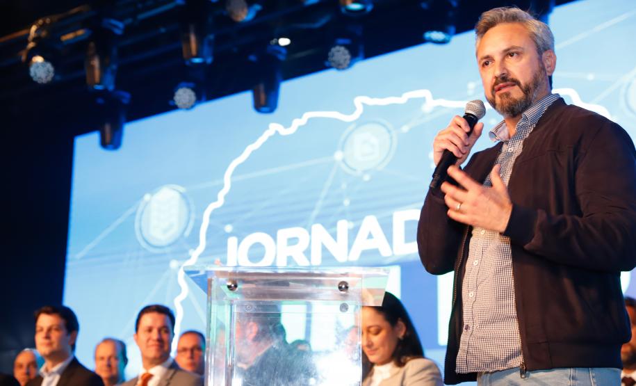 Mais agilidade, transparência e eficiência no planejamento e na execução das obras públicas. Com o objetivo de difundir estas boas práticas por todos os municípios, o governador Carlos Massa Ratinho Junior lançou nesta segunda-feira (21), no Museu Oscar Niemeyer, a Jornada BIM Paraná. Foto: Rodrigo Félix Leal / SEIL