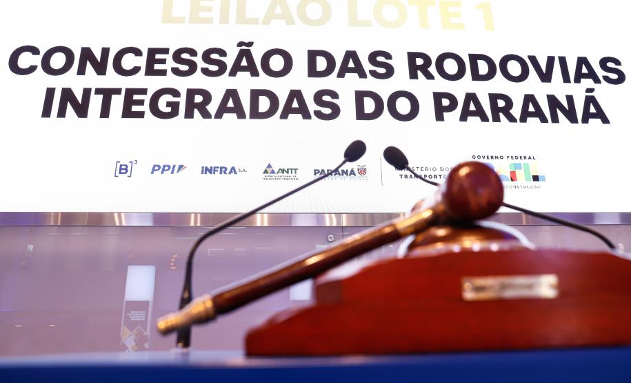 O leilão foi realizado nesta sexta-feira (25) na Bolsa de Valores, em São Paulo, e contou com a participação do governador Carlos Massa Ratinho Junior. Foto: Rodrigo Félix Leal / Seil