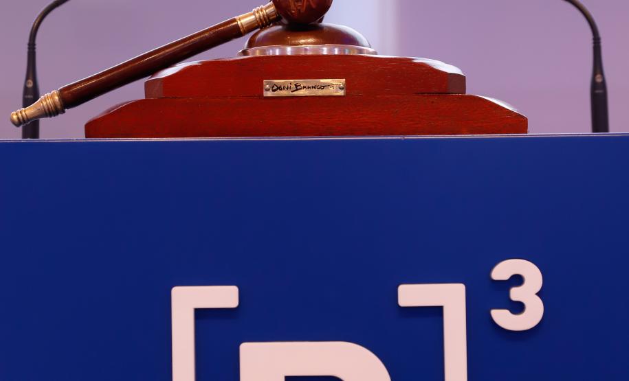 O leilão foi realizado nesta sexta-feira (25) na Bolsa de Valores, em São Paulo, e contou com a participação do governador Carlos Massa Ratinho Junior. Foto: Rodrigo Félix Leal / Seil