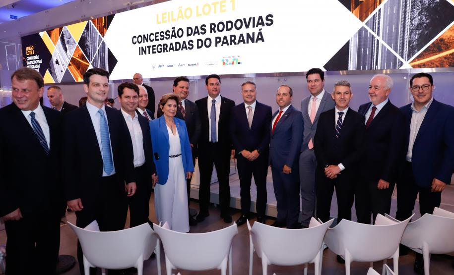 O leilão foi realizado nesta sexta-feira (25) na Bolsa de Valores, em São Paulo, e contou com a participação do governador Carlos Massa Ratinho Junior. Foto: Rodrigo Félix Leal / Seil