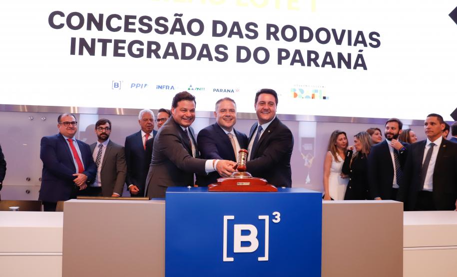 O leilão foi realizado nesta sexta-feira (25) na Bolsa de Valores, em São Paulo, e contou com a participação do governador Carlos Massa Ratinho Junior. Foto: Rodrigo Félix Leal / Seil