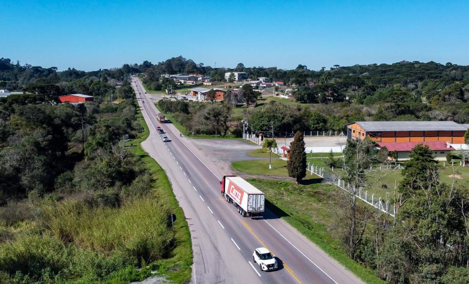 Leilão do 1º lote das novas concessões rodoviárias do Paraná será na próxima semana. Na foto, a BR-476. Foto: Roberto Dziura Jr/AEN