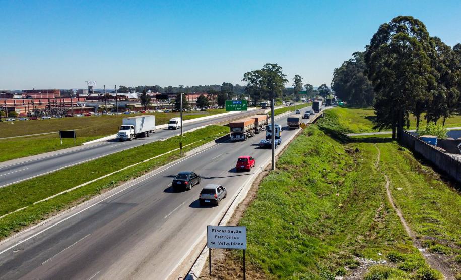 Leilão do 1º lote das novas concessões rodoviárias do Paraná será na próxima semana. Na foto, a BR-376. Foto: Roberto Dziura Jr/AEN