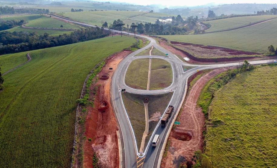 O governador Carlos Massa Ratinho Junior entregou oficialmente nesta quinta-feira (17) o Contorno Sul de Wenceslau Braz, no Norte Pioneiro.  Foto: Roberto Dziura Jr/AEN