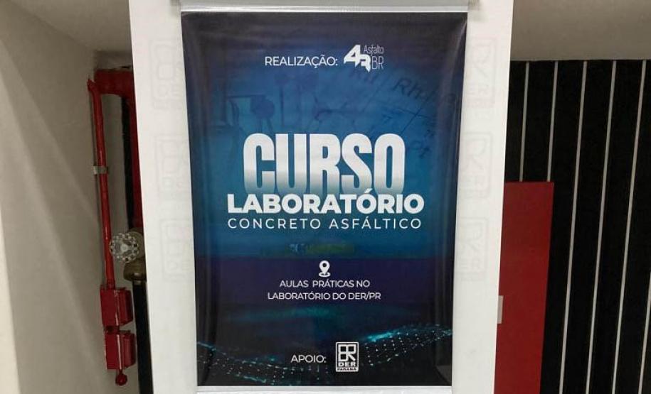 DER/PR firma parceria para realização de cursos e modernização de laboratório de asfalto Foto: DER-PR
