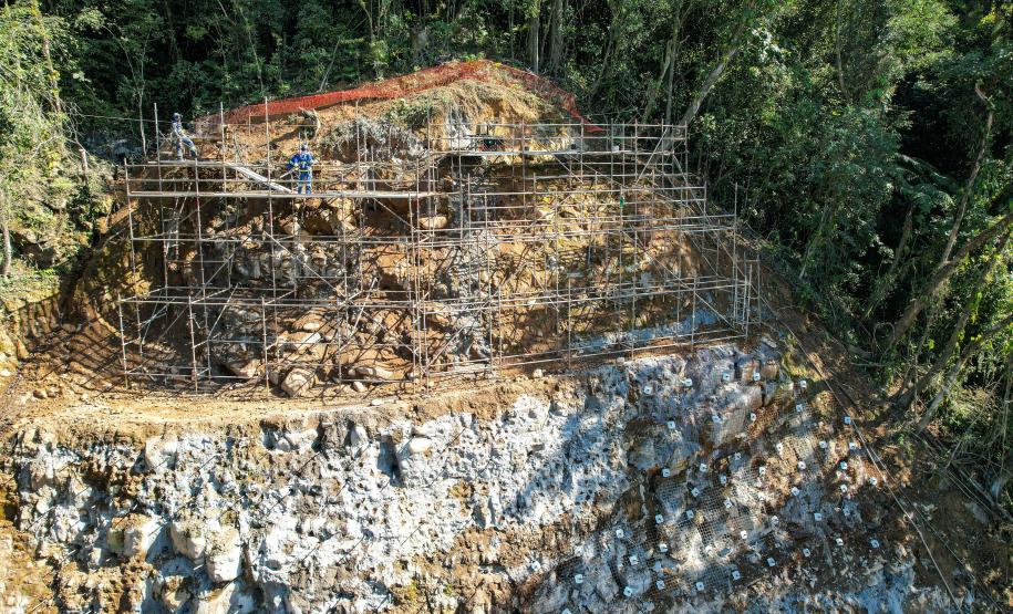 Obras na Graciosa avançam, e primeiros trechos podem ficar prontos este mês Foto: Rodrigo Félix Leal/SEIL