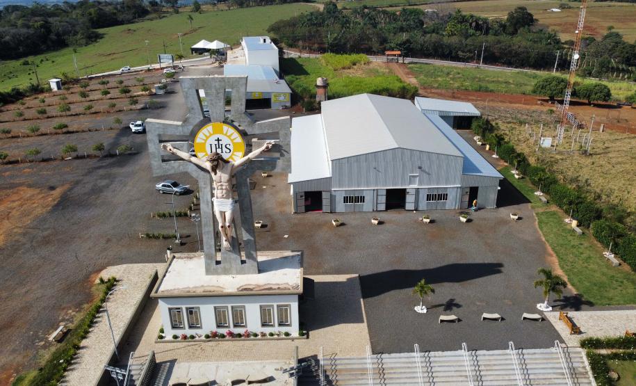 Governador inaugura nova pavimentação do acesso ao santuário de Joaquim Távora Foto: Ari Dias/AEN