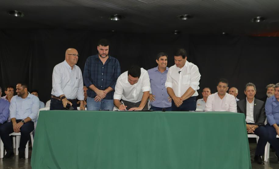 O governador Carlos Massa Ratinho Jr. participou da abertura da Efap - Exposição Feira Agropecuária e Industrial de Santo Antonio da Platina, onde participou da Assembleia Intinerante, recebeu prefeitos e lançou programa de melhorias para a região. Foto: Roberto Dziura Jr/AEN