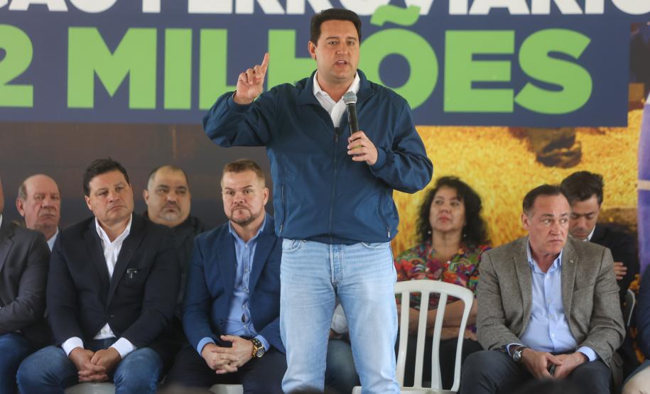 Governador Carlos massa ratinho Júnior recebe projeto executivo do Moegão do Paraná Foto: Gilson Abreu/AEN