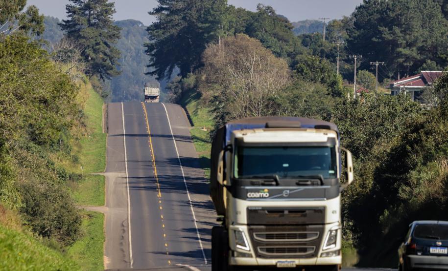 Leilão do 1º lote das novas concessões rodoviárias do Paraná será na próxima semana. Na foto, a rodovia de Guamiranga. Foto: Roberto Dziura Jr/AEN